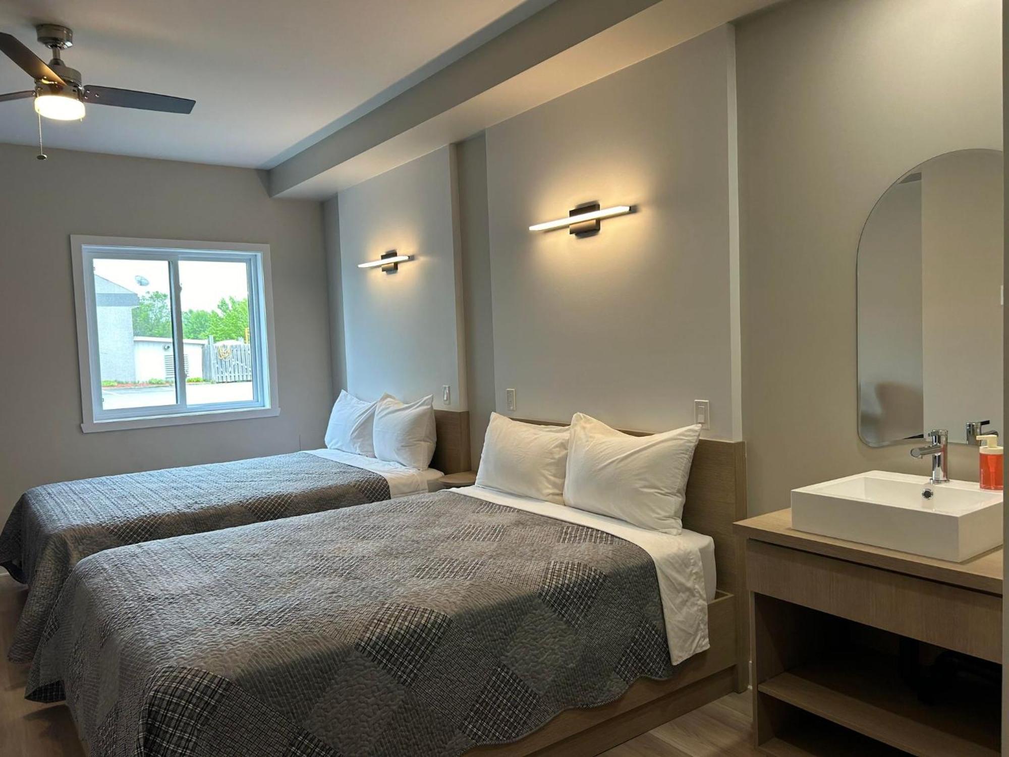 Hotel St-Michel Saint-Michel des Saints Ngoại thất bức ảnh